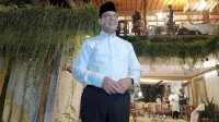 Anies Salat Berjamaah Bareng Keluarga Sebelum Daftar Capres-Cawapres: Jadikanlah Kami Imam yang Bertakwa