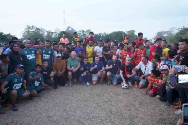 Coaching Clinic Askot PSSI, Presiden SC Cambuur Belanda Jatu Hati dengan Talenta Pemain Muda di Makassar