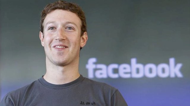 Bos Facebook Mark Zuckerberg Pamer Wajah Bonyok