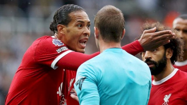 Dua Wasit Dihukum Buntut Blunder soal VAR yang Rugikan Liverpool