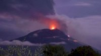Gunung Ile Lewotolok di NTT Erupsi Setinggi 400 Meter