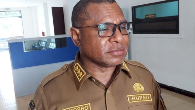 Pj Bupati Sorong Yan Piet Mosso.(F-INT)