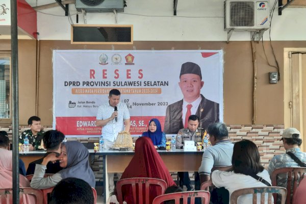 Anggota DPRD Sulsel Edward Horas Reses di Wajo, Camat Hamna Sampaikan Keluhan Warga Soal Sistem Zonasi