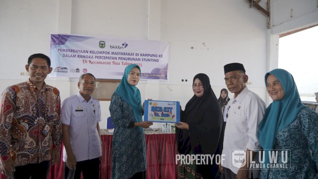 Buka Kegiatan Masyarakat di Kampung KB, Hayarna Basmin: Dibutuhkan investasi Perhatian Orang Tua Kepada Anak