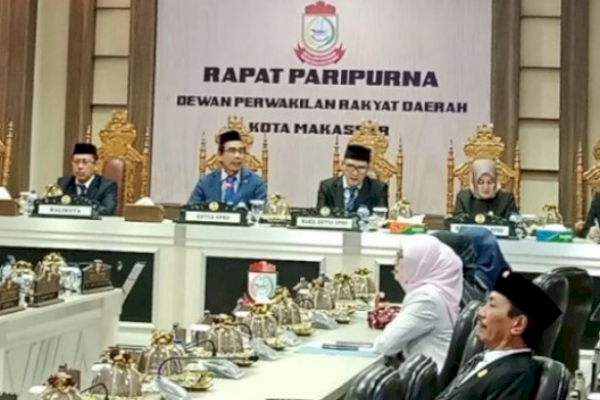 DPRD Kota Makassar Umumkan Pemberhentian Wawali Fatmawati Rusdi