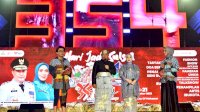 Hut Sulsel ke-354, Arlin Ariesta Turut Ambil Bagian dalam Fashion Show Batik Khas Sulsel