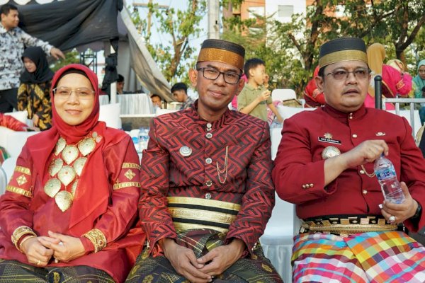 Pj. Bupati Takalar Bersama Jajarannya Meriahkan Kirab Budaya HUT Sulsel ke-354