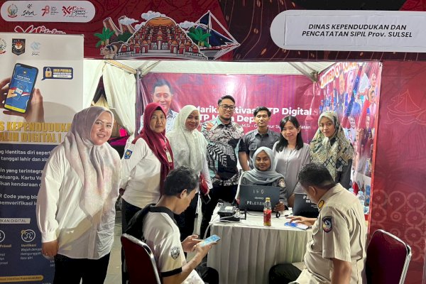 Booth Dukcapil Makassar Ramaikan HUT Sulsel ke-354