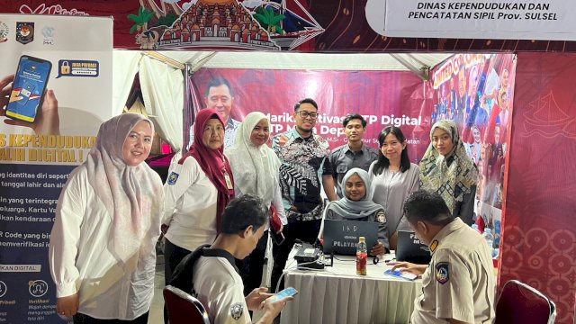 Booth Dukcapil Makassar Ramaikan HUT Sulsel ke-354