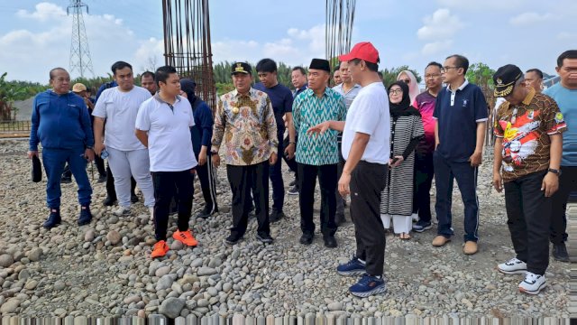 Kunjungan ke Makassar, Menko Muhadjir Sempatkan Tinjau Pembangunan Masjid Hj Andi Nurhadi