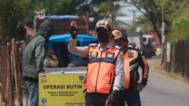 Dishub Makassar Laksanakan Giat Rutin Pemeriksaan Teknis-Laik Jalan Kendaraan