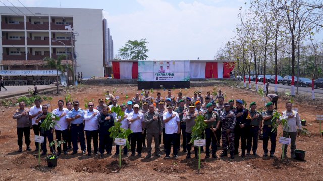 Tanam 10 Juta Pohon, Menko PMK Muhadjir Effendy Terima Kasih ke Pj Gubernur Bahtiar