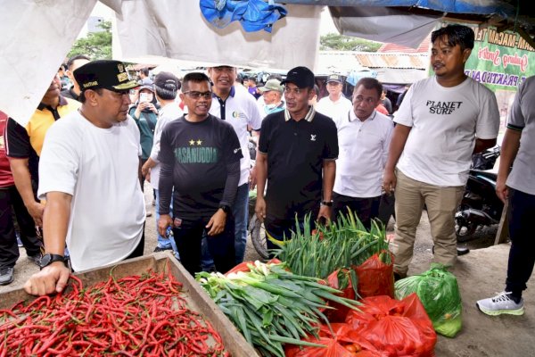 Kendalikan Inflasi, Disperindag Sulsel – Pemkab Bone Gelar Pasar Murah