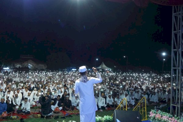 Ribuan Masyarakat Hadiri Tabligh Akbar bersama Ustadz Das’ad Latif di Bulucenrana Sidrap