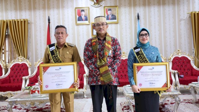 Jadi Bapak Asuh Anak Stunting, Pj Bupati Bone Komit Turunkan Stunting