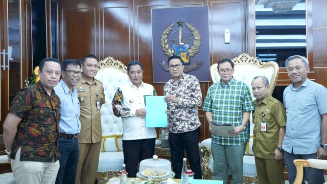 Timsel KI-KPID Sulsel Serahkan Hasil Seleksi Calon Komisioner ke Pj Gubernur Bahtiar
