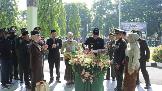 Pj Bupati Takalar Setiawan Hadiri Upacara Peringatan HUT Ke-78 TNI