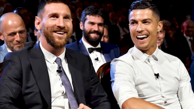 Messi Singgung Rivalitas dengan Ronaldo Usai Menang Ballon d&#8217;Or, Selipkan Pujian untuk CR7