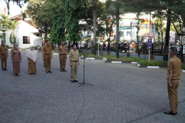 Kasubag Perlengkapan Bagian Umum Sekretariat DPRD Makassar Pimpin Apel
