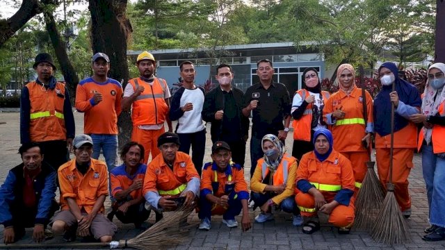 Camat Juliaman Bersama Jajaran Hadiri Gerakan Bersih Taman Kota