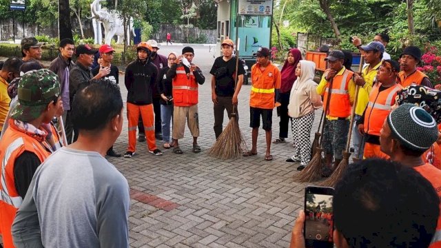 Jajaran Pemerintah Kecamatan Mariso Kompak Hadiri Gerakan Bersih Taman Kota
