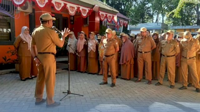 Camat Anshar Minta Semua Pegawai Aktif Sosialisasikan Program Pemerintah