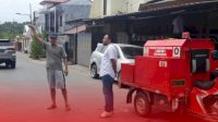 Camat Manggala Pantau Langsung Pendistribusian Air Kerumah Warga