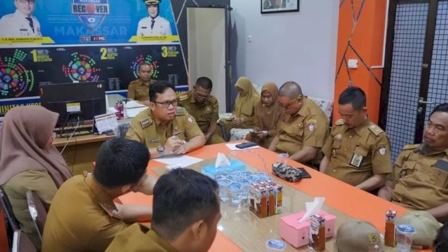 Pimpin Rakor, Camat Aminuddin Kumpulkan Kasi, Kasubag hingga Lura se-Kecamatan Rappocini