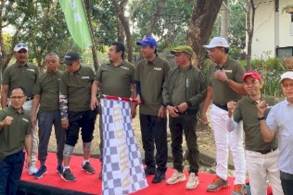 Ketua DPRD Makassar Rudianto Lallo Lepas Ribuan Peserta Jalan Sehat Komunitas Perjaka