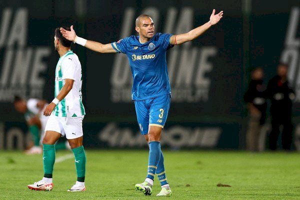 Kalahkan Francesco Totti, Pepe Ukir Rekor Jadi Pencetak Gol Tertua di Liga Champions