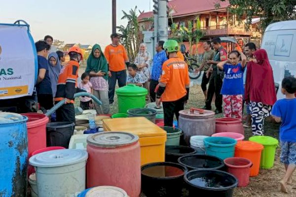 BAZNAS Pangkep Bagikan Air Bersih