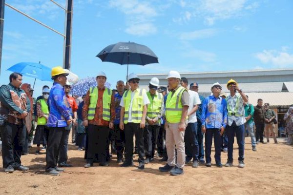 Menteri Koperasi dan UKM Dorong Peningkatan Kesejahteraan Petani Garam Pangkep