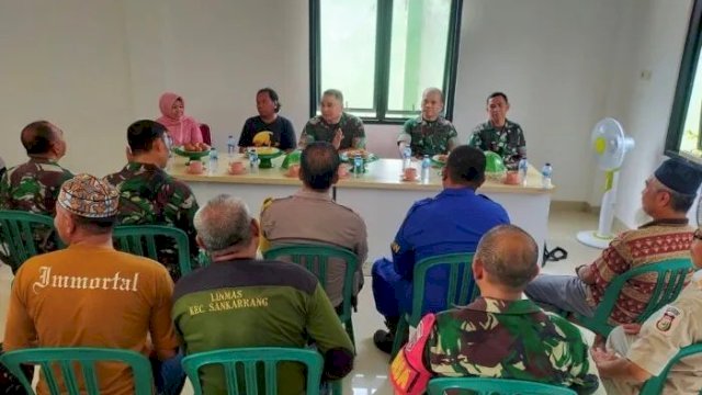 Camat Sangkarrang Dampingi Dandim Makassar Letkol Inf Lizardo Gumay Kunjungan di Wilayahnya