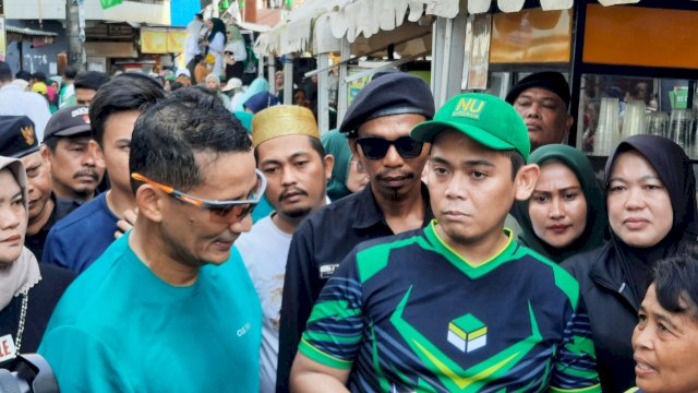 Hadiri Bazar Sembako Murah, Sandiaga Uno: Pak Rachmat Taqwa Mengerti Kebutuhan Rakyat