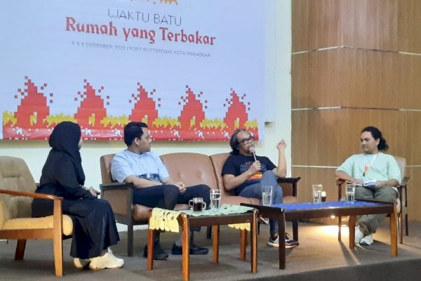 Kemendikbudristek Bareng Garasi Performance Institute Gelar Pertunjukan Silang Media “Waktu Batu, Rumah yang Terbakar”