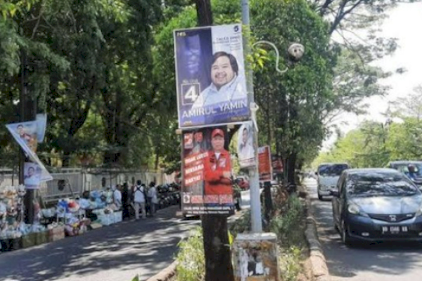 Bapenda Makassar Ingatkan Baliho Caleg tak Langgar Aturan