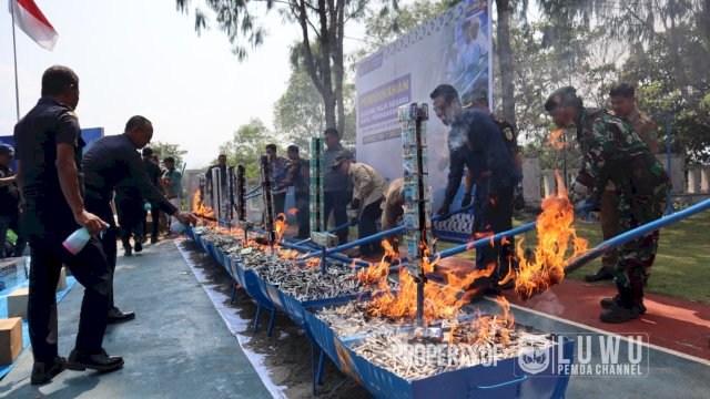 Jutaan Batang Rokok Ilegal di Luwu Dimusnahkan