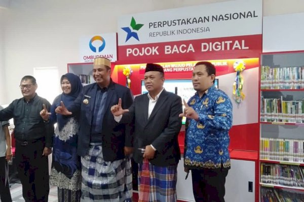 Bupati Maros Chaidir Syam Resmikan Pojok Baca Digital