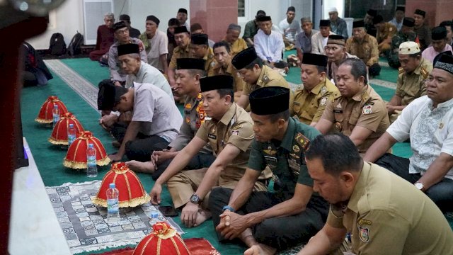 Camat Alamsyah Turut Hadiri Tabligh Akbar Pemkot Makassar
