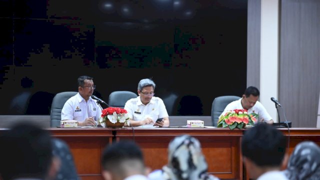Bahas Ketersediaan Bapok, Pj Sekda Sulsel Rapat Bersama Satgas Pangan dan Distributor