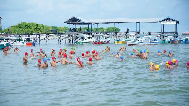 Diinisiasi Aquatik Makassar, Kejuaraan Renang Laut Diikuti 205 Atlet dari Berbagai Daerah