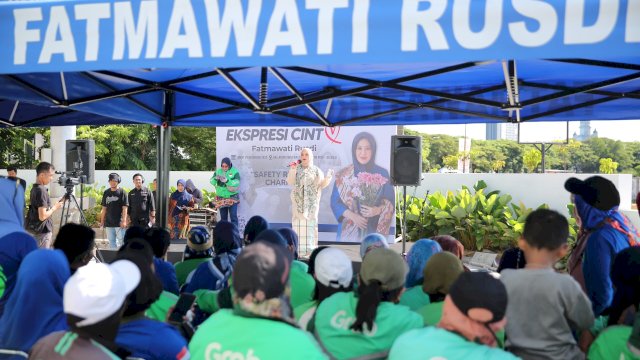 Wabendum NasDem Fatmawati Rusdi Beri Semangat Pengemudi Ojol Perempuan di Momentum Hari Ibu Nasional