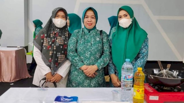 Ketua TP PKK Sangkarrang Salmia Kenalkan Makanan Khas di Festival Pangan Lokal