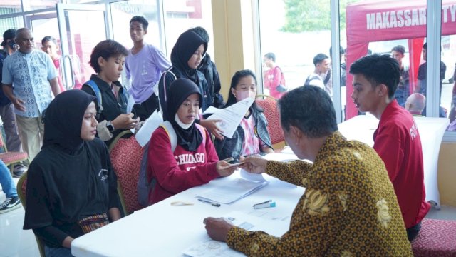 Terima Bonus, Atlet Muda Berprestasi Sampaikan Terimkasih ke Koni dan Pemkot Makassar