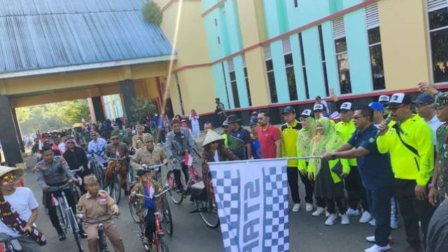 Semarak HUT ke-78 RI, Lomba Gerak Jalan Indah Antar OPD Dilepas Ketua DPRD Pangkep