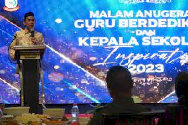 24 Guru di Makassar Terima Penghargaan dari Dewan Pendidikan Makassar