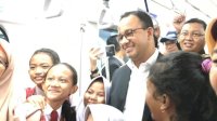 Anies Akan Turunkan Ongkos Transportasi Umum