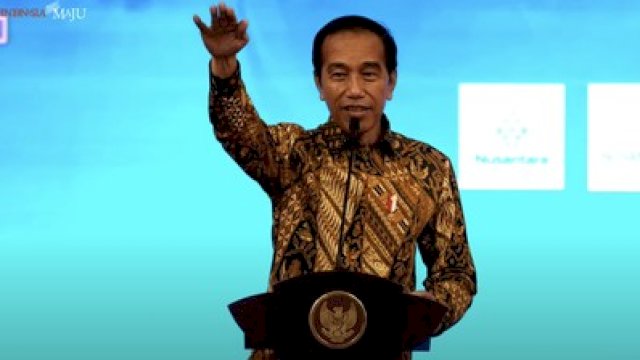 Jokowi Soroti Bangunan hingga Kantor Pemkot Dicat Sesuai Partai Walkot: Nggak Nyambung, tapi Dipaksa