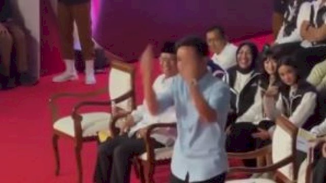 Gibran Kompori Pendukung Saat Debat Capres.(F-INT)