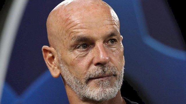 Stefano Pioli Tetap Tenang Meski Berada di Ujung Tanduk